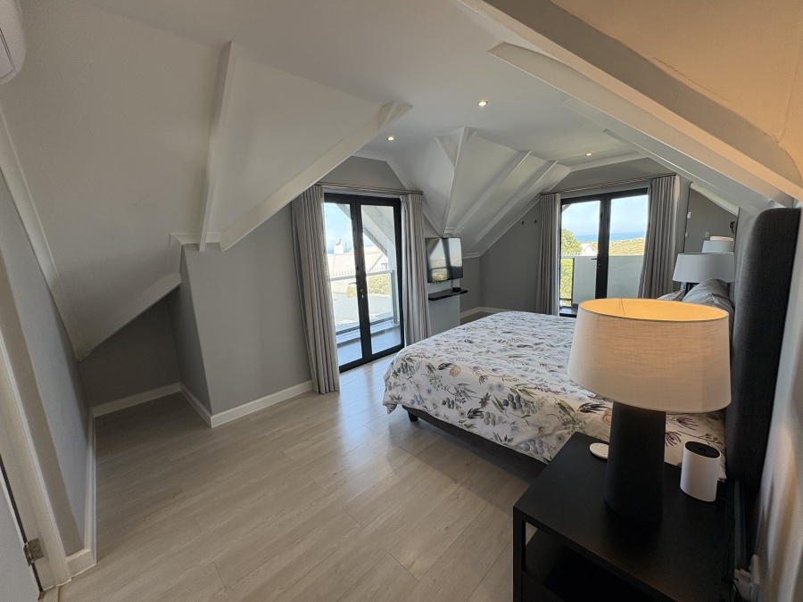 4 Bedroom Property for Sale in Grotto Bay Western Cape